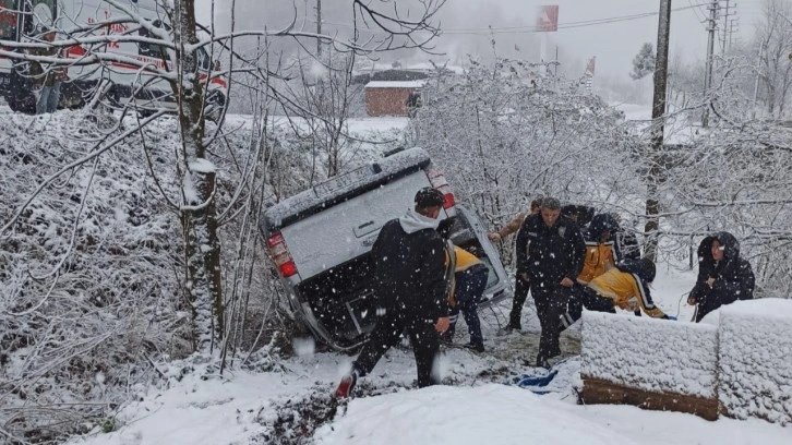 Kamyonet bahçeye uçtu, karı koca yaralandı