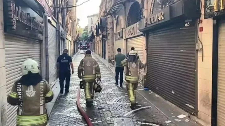 Kapalıçarşı'da yangın! Dumanlar sardı