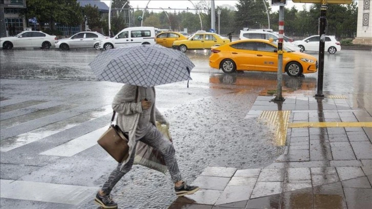 Kara kış başlıyor! Meteoroloji'den 4 bölge için sağanak ve fırtına uyarısı