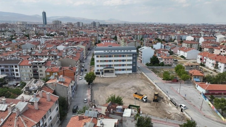 Karatay Belediyesi'nden Konya'ya önemli eğitim yardımları