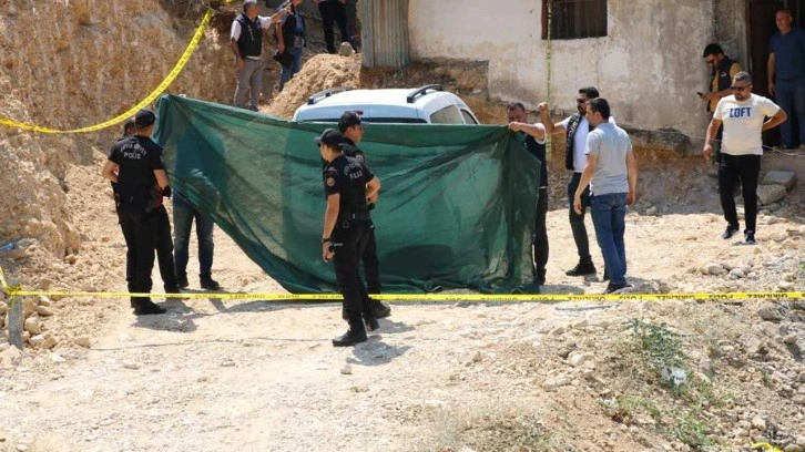 Karısını tüfekle 3 yıl sonra kızını zehirleyerek öldürdü evin bahçesine üstü üste gömdü