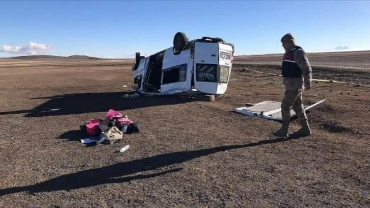 Kars'tan acı haber: 1 öğrenci hayatını kaybetti, 14 öğrenci yaralandı!