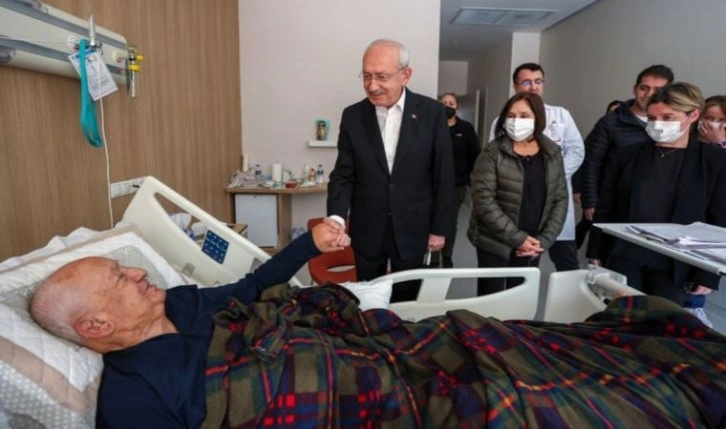 Kılıçdaroğlu, yaralı depremzedeleri ziyaret etti