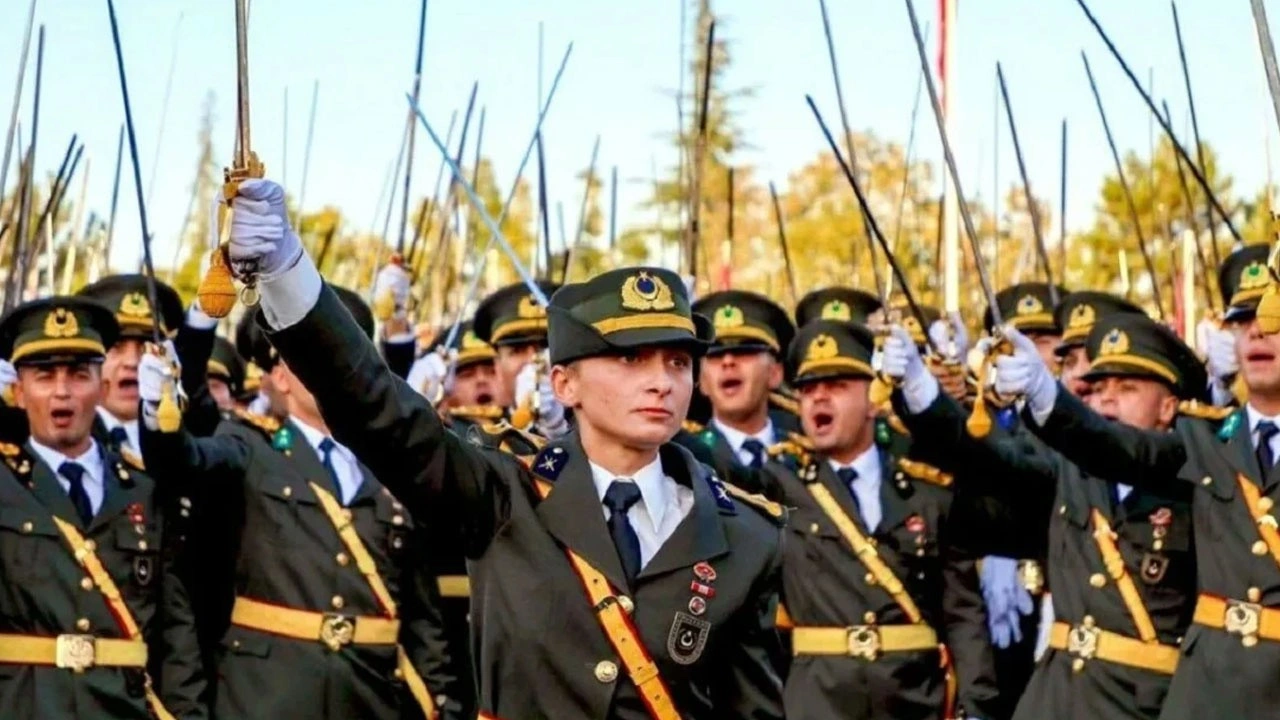 Kılıçlı yemin soruşturması: Teğmenlerle ilgili karar belli oldu