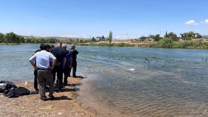 Kırıkkale'de kaçan toplarını almak için Kızılırmak'a giren 3 çocuk kayboldu!