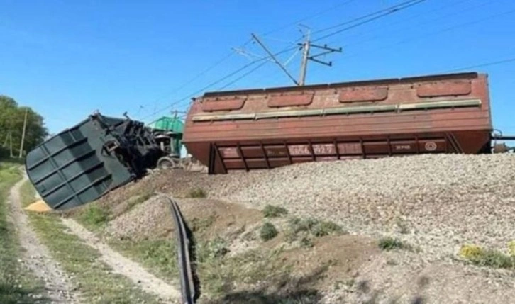 Kırım'da tahıl yüklü trenin vagonları raydan çıktı