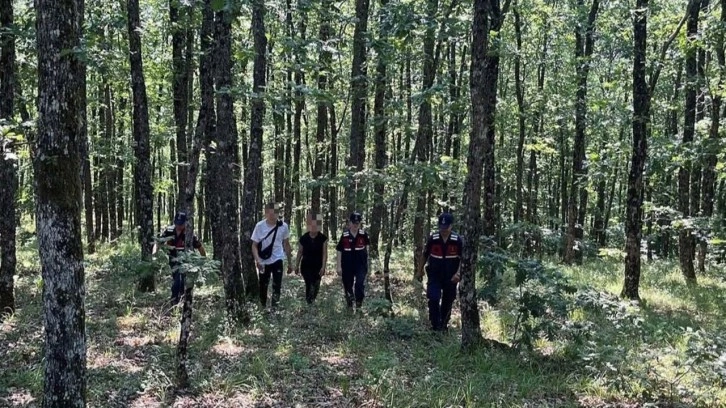 Kırklareli'nde ormanda kaybolan iki kişiyi jandarma ekipleri buldu