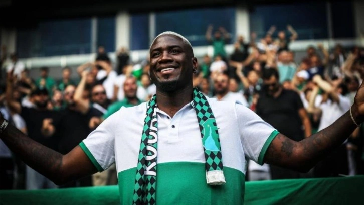 Kocaelispor'un yeni transferi imzayı attı