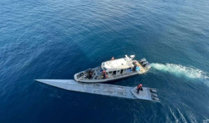Kolombiya'da uyuşturucu taşıyan denizaltı ele geçirildi