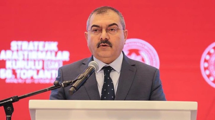 KOM Daire Başkanı Mahmut Çorumlu, KOM Stratejik Araştırmalar Kurulu Toplantısı'nda konuştu