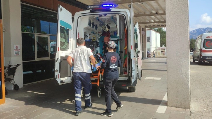 Konya'da genç kız temizlik yaparken ikinci kattan düştü