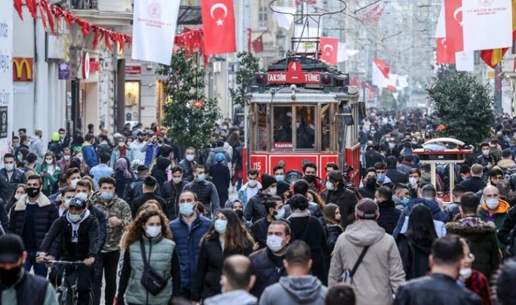 Koronavirüs vaka sayıları hızla artıyor! Uzmanlar: Maske zorunluluğu getirilmeli