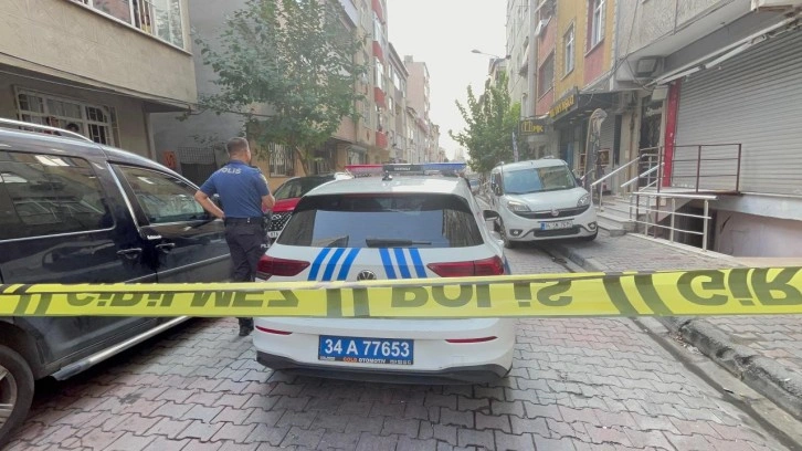 Küçükçekmece'de aile kavgası: Anne öldü, baba ağır yaralı