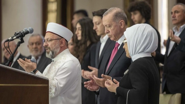 Külliye'de dua edilmesinden rahatsız oldular: Laikliğe hançer!