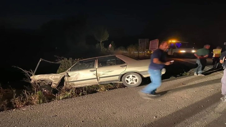 Kütahya'da korkunç kaza! Minibüs ile otomobil kafa kafaya çarpıştı: 6 yaralı