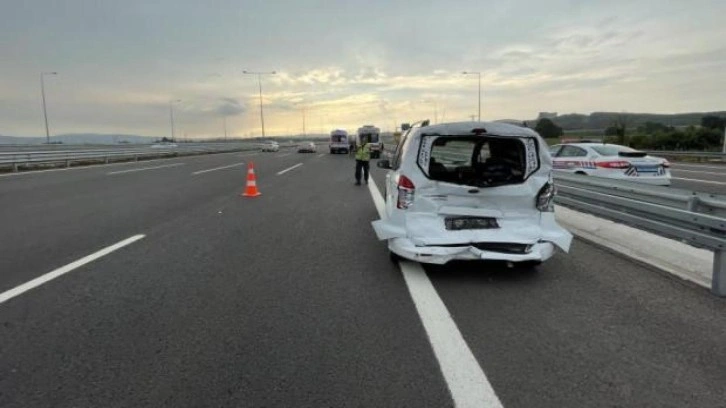 Kuzey Marmara Otoyolu’nda tır ile ticari araç çarpıştı: 7 yaralı