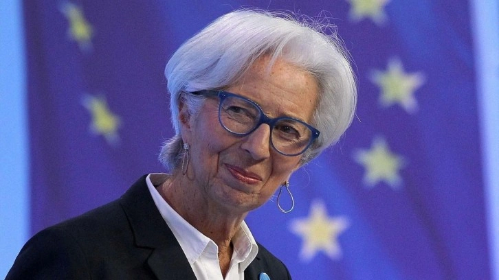 Lagarde'dan faiz açıklaması