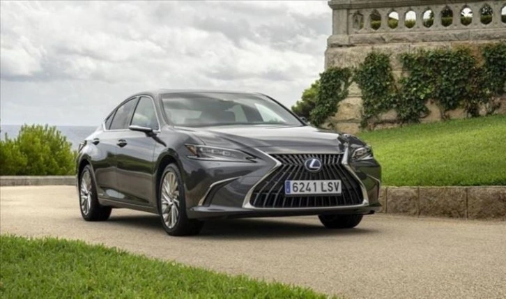 Lexus ES sedan, 3 milyonun üzerinde satıldı