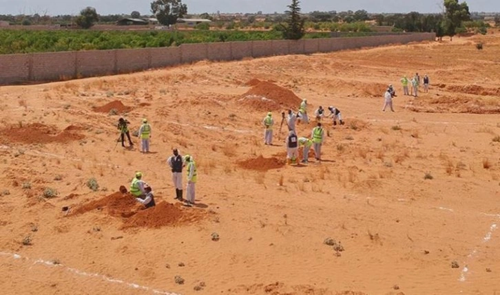 Libya'da Okul bahçesinde toplu mezar bulundu: Çok sayıda ceset çıkarıldı!