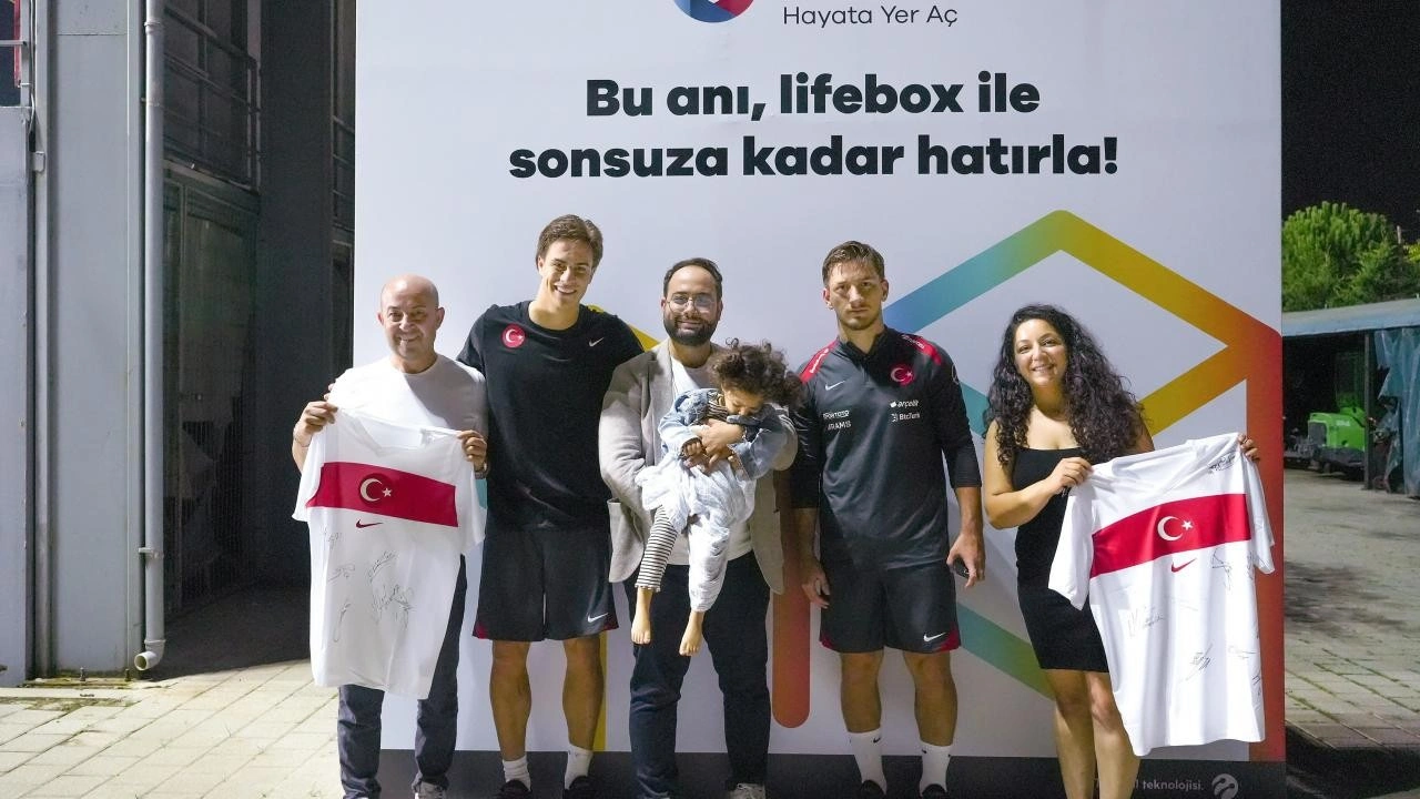 lifebox kullanıcılarını A Milli Takım yıldızlarıyla buluşturdu