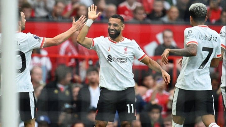 Liverpool deplasmanda Manchester United'ı fena dağıttı