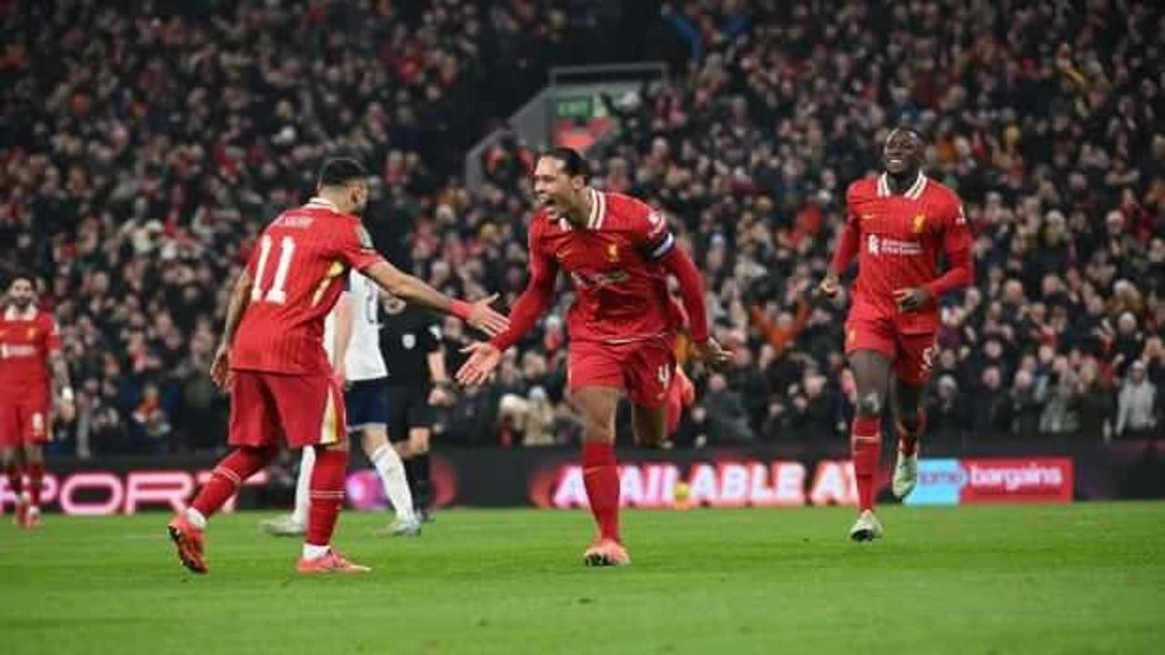 Liverpool farklı kazandı, finale yükseldi!