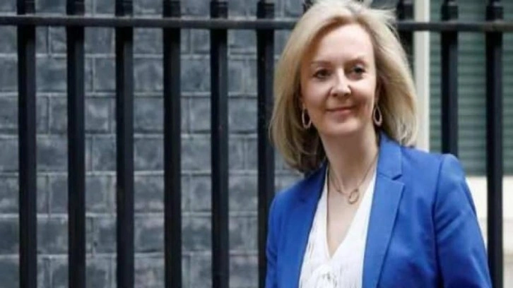 Liz Truss, riskli bir ekonomik planla geliyor