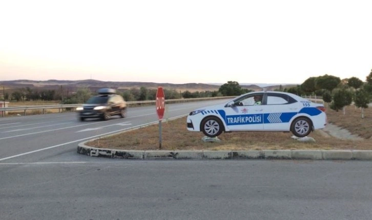 Maket polis aracını görünce kaçmışlardı: Uyuşturucuyla yakalanan 3 kişiye 15'er yıl hapis istem