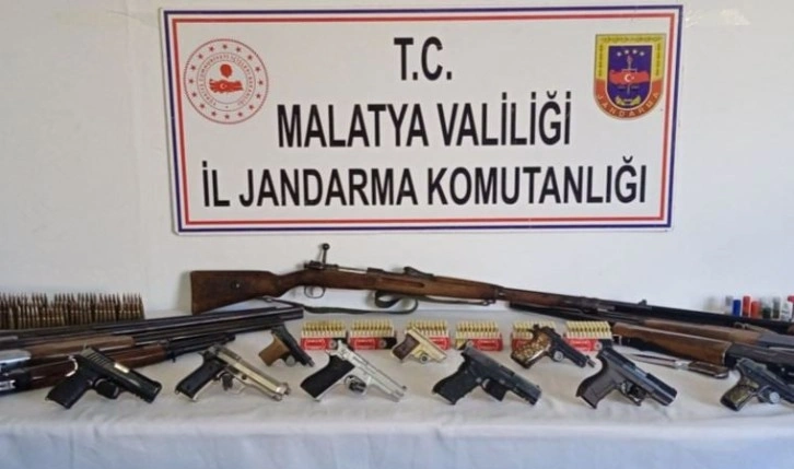 Malatya'da ruhsatsız 18 silah ele geçirildi: 5 gözaltı