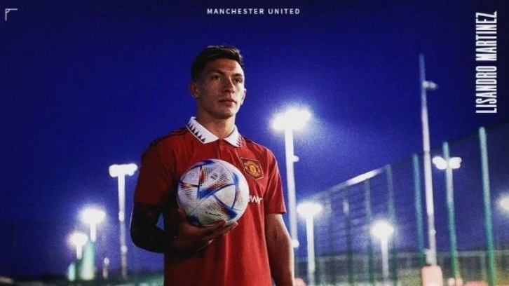 Manchester United, Ajax’tan Lisandro Martinez’e servet ödedi