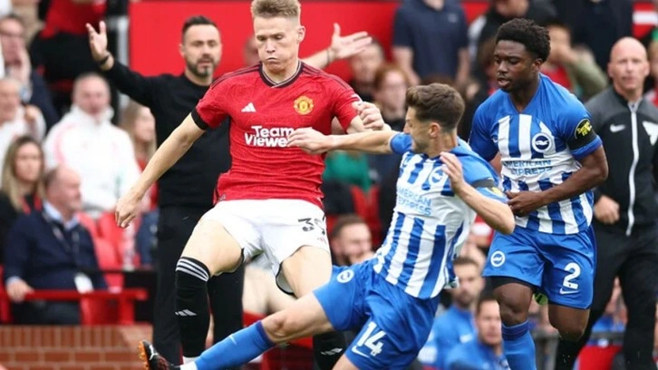 Manchester United, evinde Brighton'a kaybetti