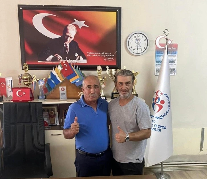 Manisa haberi... Salihli Emirspor, Sapmaz'a emanet