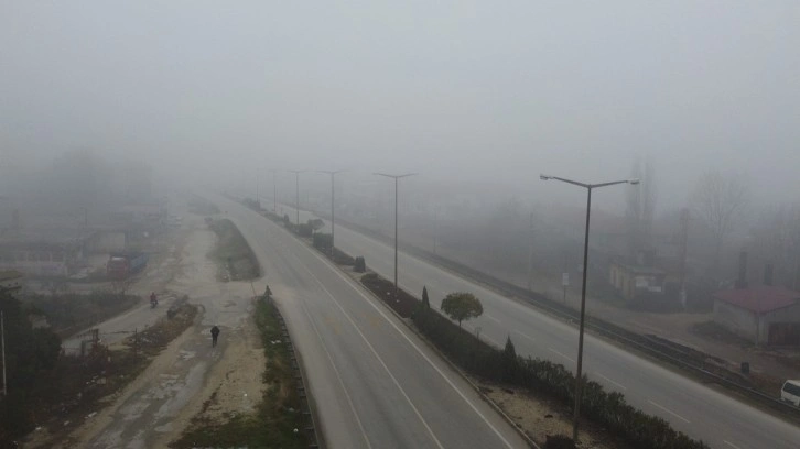 Manisa Kula'da yoğun sis etkili oldu, sürücüler zor anlar yaşadı