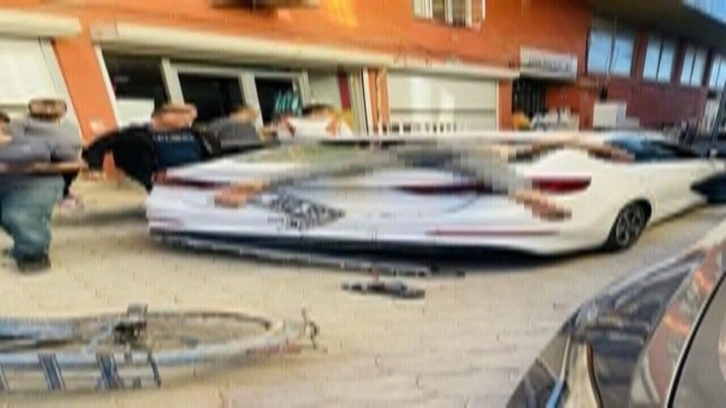 Mardin’de bisiklet sürücüsü otomobilin arka camına saplandı