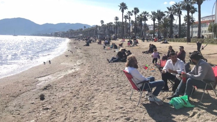 Marmaris'te Şubat ayında deniz keyfi yaşanıyor