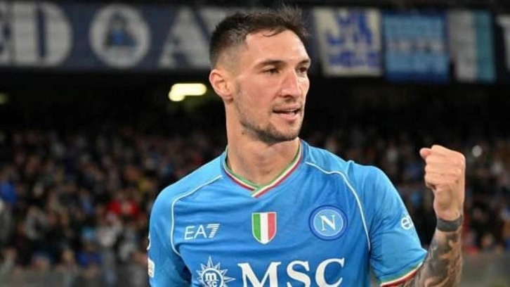 Matteo Politano, 2027'ye kadar Napoli'de