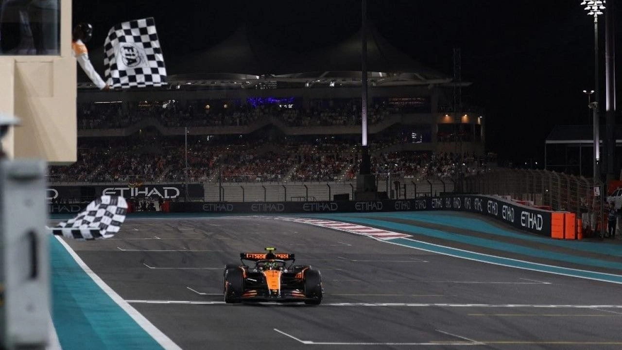 McLaren 26 yıl sonra Formula 1'de zirveye çıktı