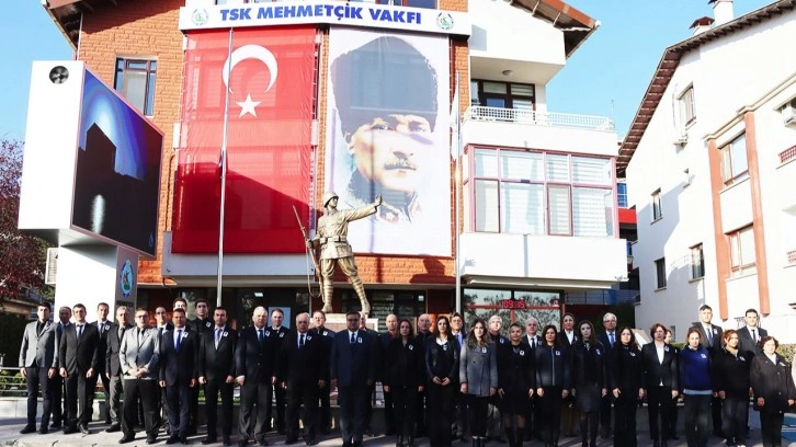 Mehmetçik Vakfı şehit ve gazi ailelerine kurban eti dağıttı