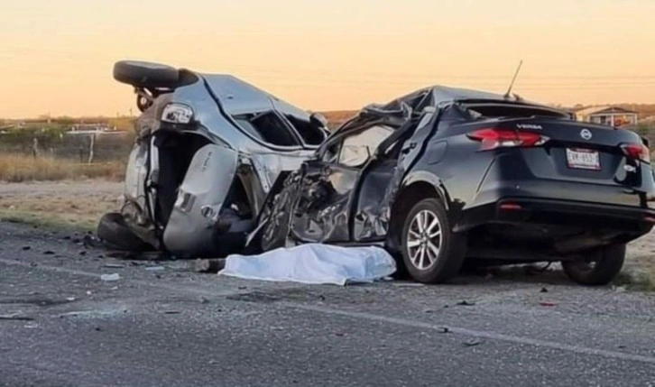 Meksika’da iki araç kafa kafaya çarpıştı: 10 ölü