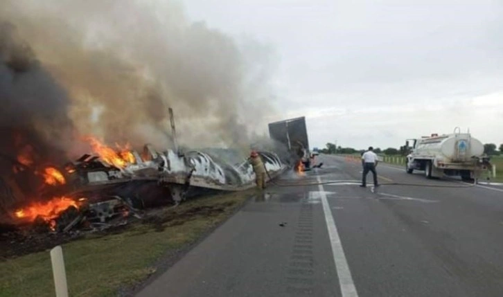 Meksika’da katliam gibi trafik kazası: 13 ölü