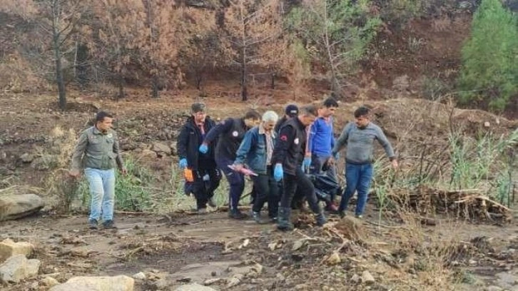 Mersin'de sel faciası: Bir kişi hayatını kaybetti