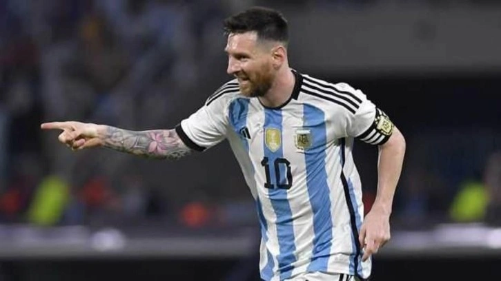 Messi eski hocasını yeni takımına getirdi