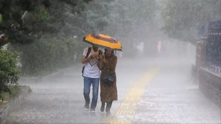 Meteoroloji açıkladı: 30 il için kuvvetli sağanak ve fırtına uyarısı