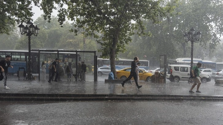 Meteoroloji'den önümüzdeki 3 saat için bu illere kritik uyarı