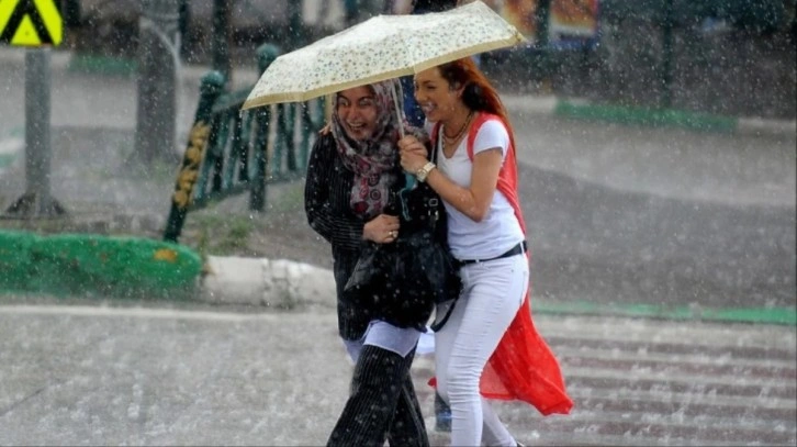 Meteoroloji'den 12 kente sarı uyarı! Gök gürültülü sağanak bekleniyor