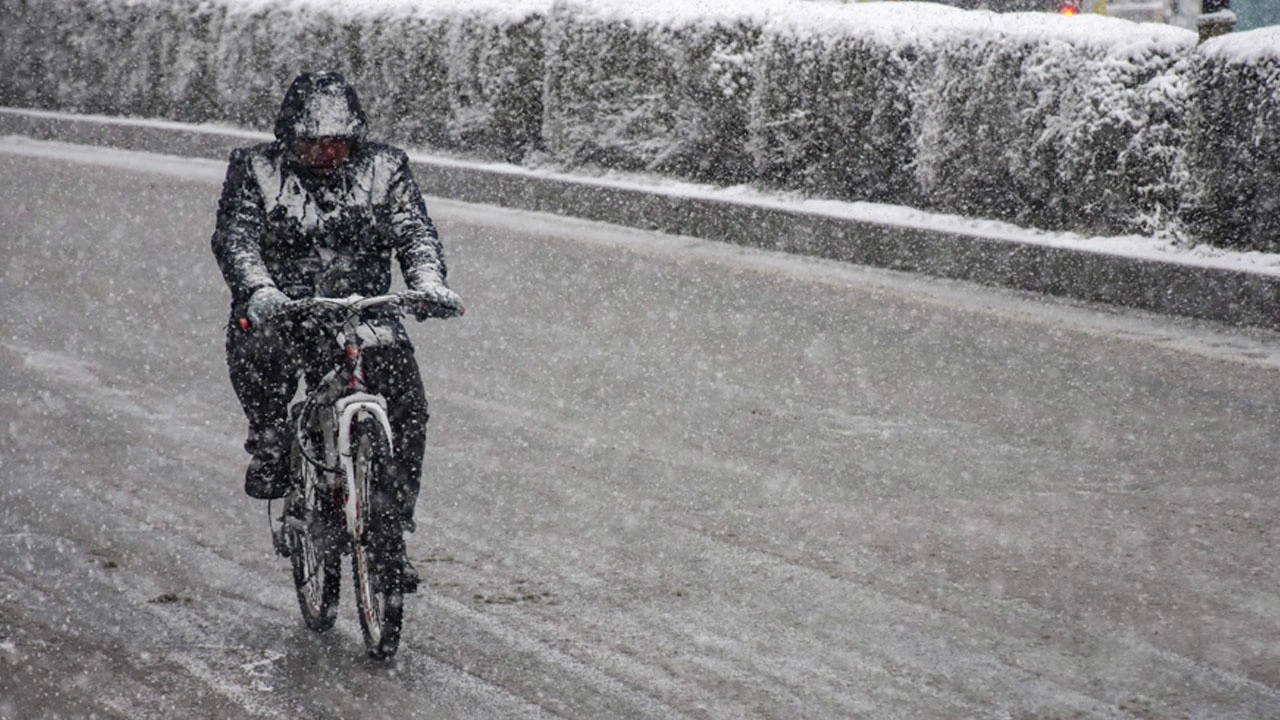 Meteorolojiden bazı iller için sağanak ve kar uyarısı geldi