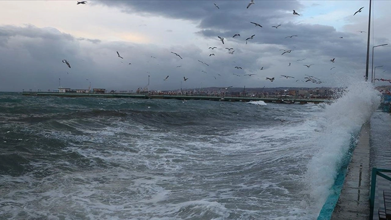 Meteorolojiden Doğu Karadeniz için fırtına uyarısı