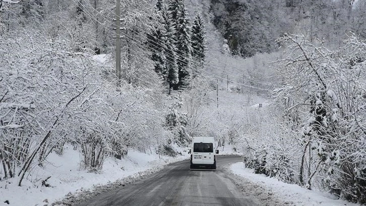 Meteoroloji'den yoğun kar yağışı uyarısı! Saat verildi