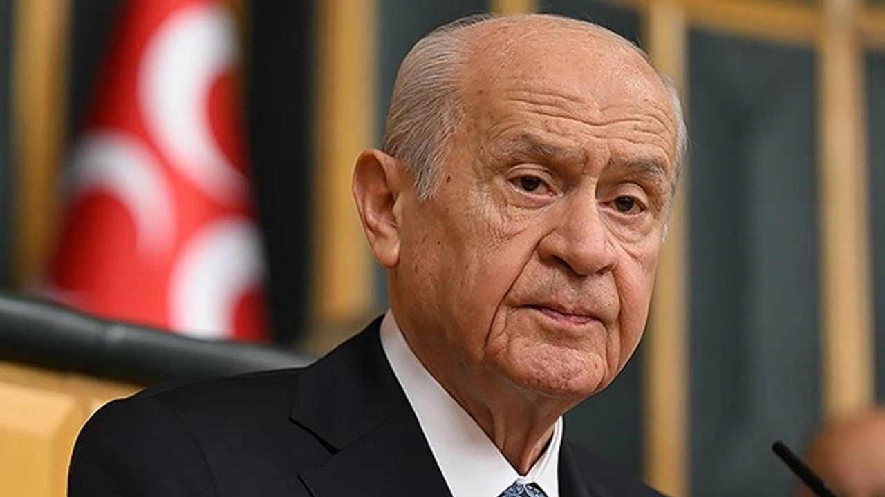 MHP Genel Başkanı Bahçeli'den AK Parti'nin Büyük Kongresi'ne özel çiçek aranjmanı