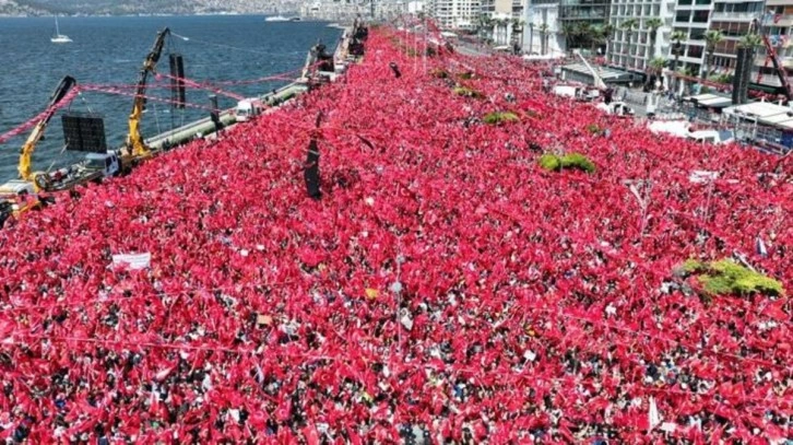 Millet İttifakı tam kadro İzmir mitinginde! Alandaki kalabalık dikkat çekici